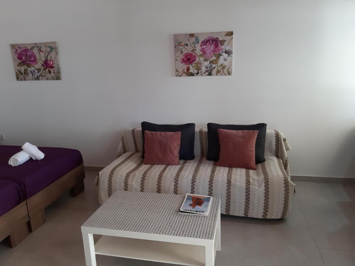 Ferienwohnung Zorbas Sea View No 5 Larnaka Exterior foto